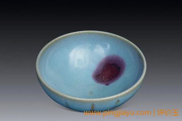 探尋小巷深處的鈞瓷寶藏,價格揭秘與行情解析