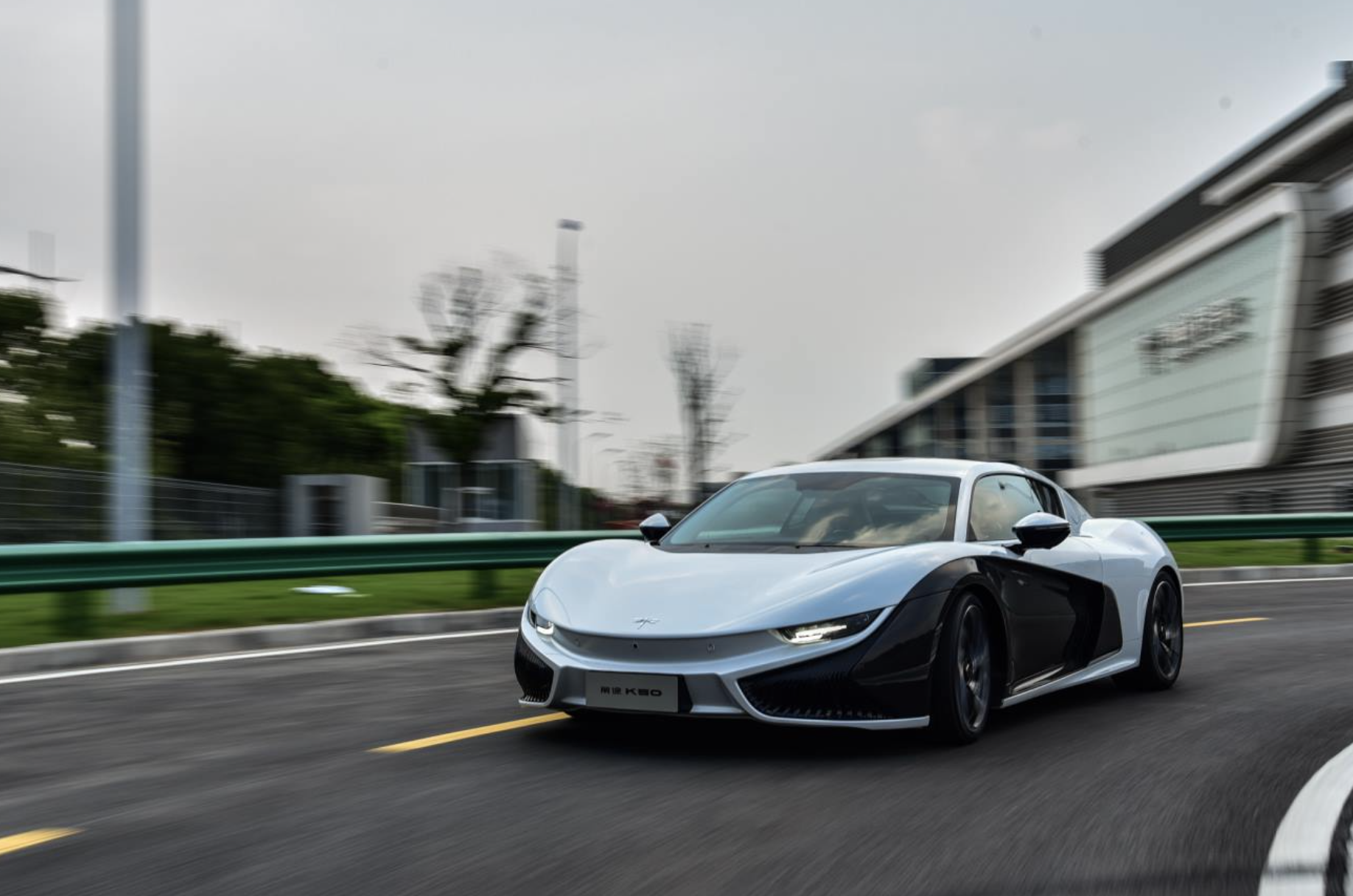 國產超跑驚喜之選,僅需20萬,夢想與現實交匯的極速之選