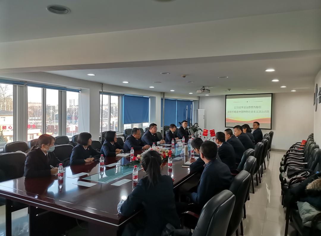 最新版中國憲法,法律之光照亮未來之路??