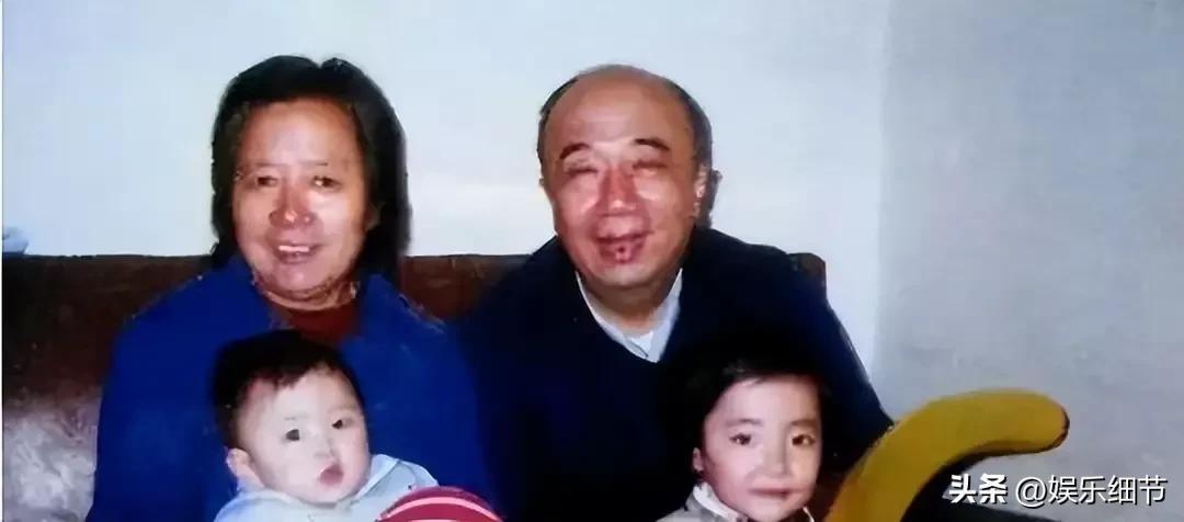 老演員李丁的璀璨人生,從演藝之路到隱藏小巷的特色小店之旅