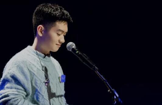 鄭洛宇新動態揭秘,小巷中的隱秘美食之旅