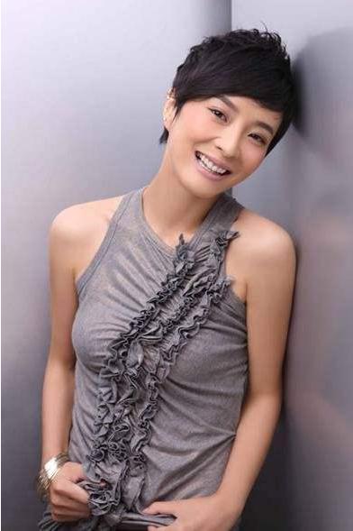 小品演員黃楊的大腿故事,勵志之旅中的自信與笑對人生之路