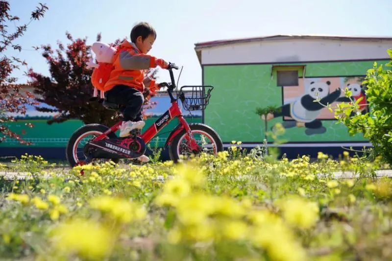 小富農(nóng)動態(tài),高科技產(chǎn)品引領(lǐng)農(nóng)業(yè)新時代,感受前沿科技的力量