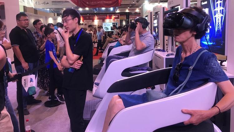 VR最新探索,小巷隱藏寶藏與獨特環(huán)境小店的奇妙之旅