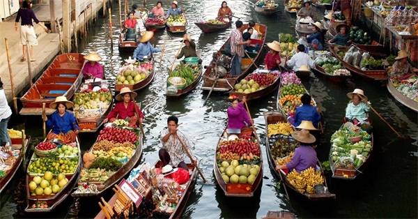 東方水上市場(chǎng),水上貿(mào)易的繁華與獨(dú)特市場(chǎng)文化的交融