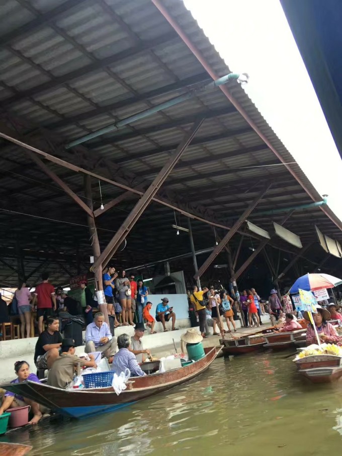 東方水上市場(chǎng),水上貿(mào)易的繁華與獨(dú)特市場(chǎng)文化的交融