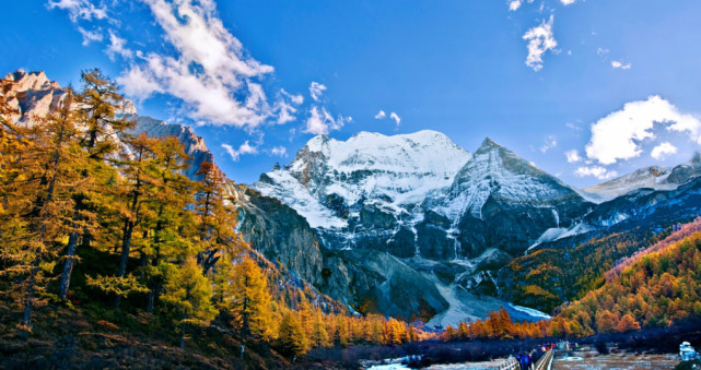 亞丁至瀘沽湖最新交通信息,亞丁至瀘沽湖的神秘旅程,最新交通信息與隱藏小巷中的奇遇