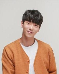 韓國男演員實(shí)力,科技重塑魅力,演繹未來風(fēng)采的魅力展現(xiàn)