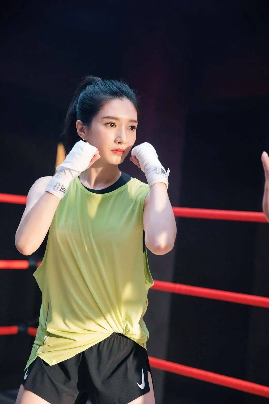 女明星打拳,女明星打拳,拳臺上的溫情與友情