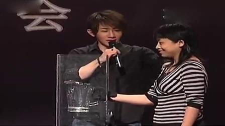 劉謙最新魔術(shù)表演,時(shí)代之光奇幻之旅揭秘!