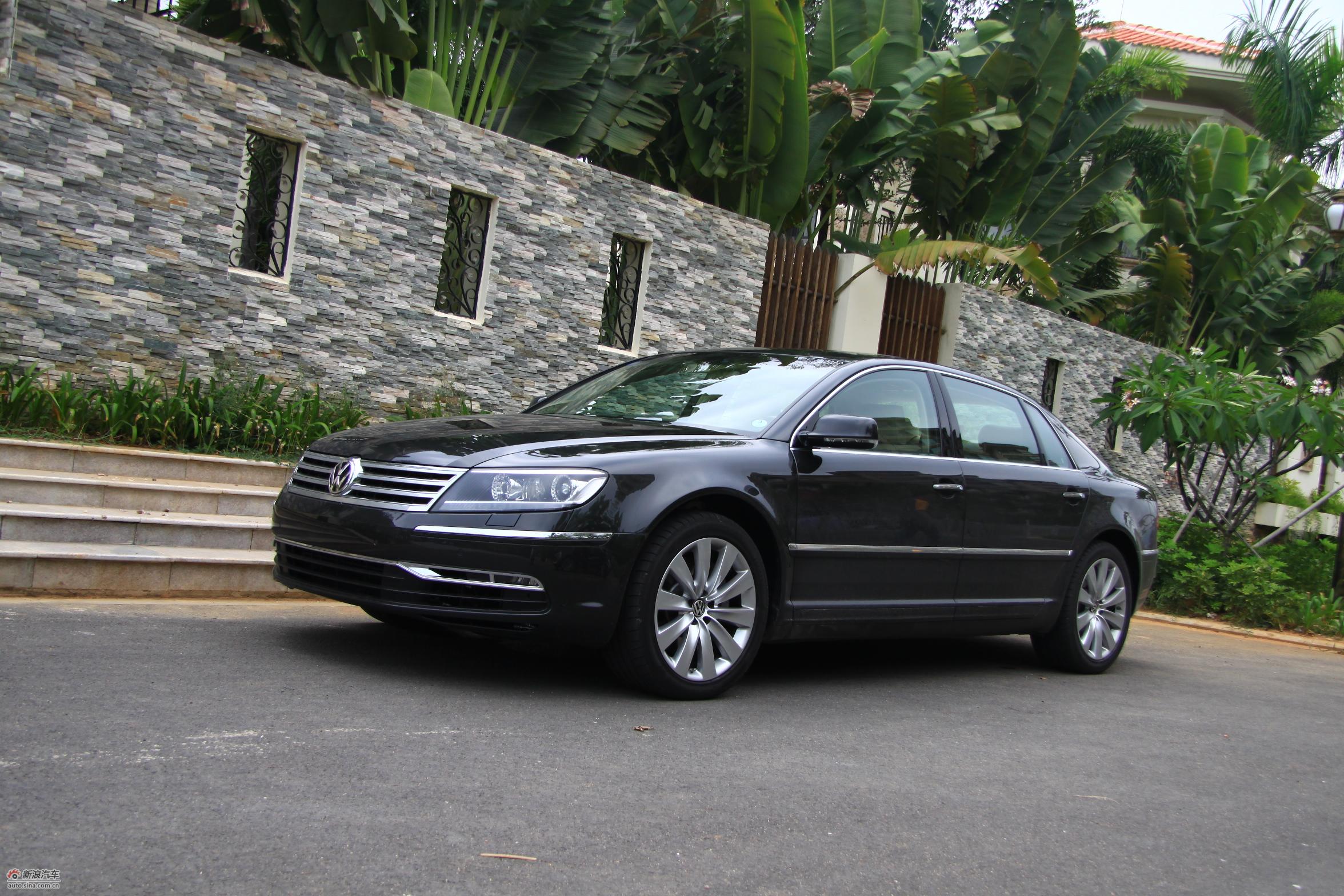 最新款輝騰,自信成就之旅,駛向成功的座駕之選