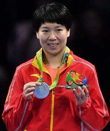 張怡寧與王楠的賽場協奏曲,較量中的變化、自信與成就感標題建議,張怡寧與王楠的對決,賽場上的變化與自信成就經典對決。