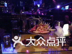 最新酒吧慢搖科技盛宴,體驗未來之夜夢幻之旅