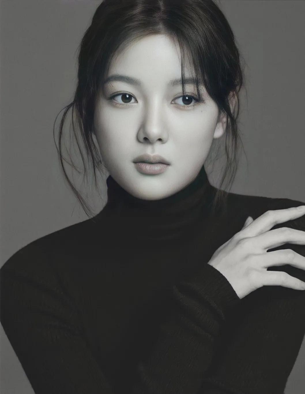 金裕貞最新風采,閃耀娛樂圈的新星之光