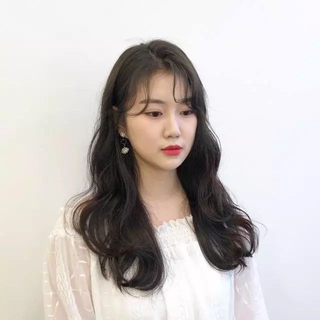 韓國(guó)最新發(fā)型女,小巷美發(fā)天堂的時(shí)尚秘密