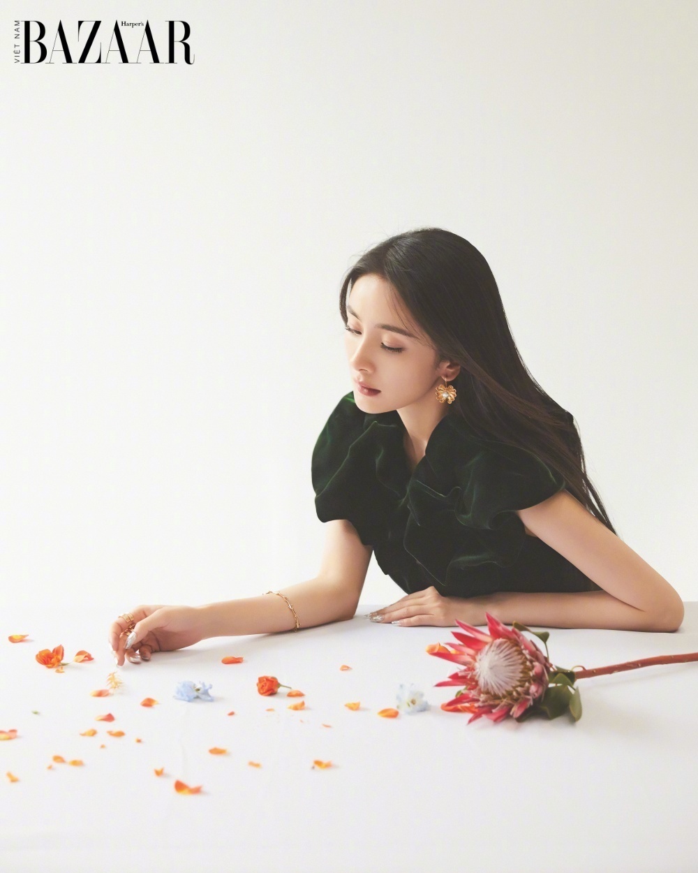 楊冪時尚芭莎圖片,時尚力量與自我變革的靈感之源