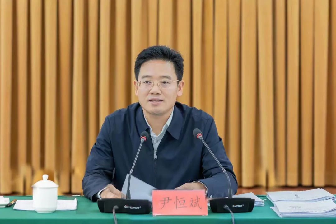 尹恒斌最新消息安順,城市中的溫情日常揭秘