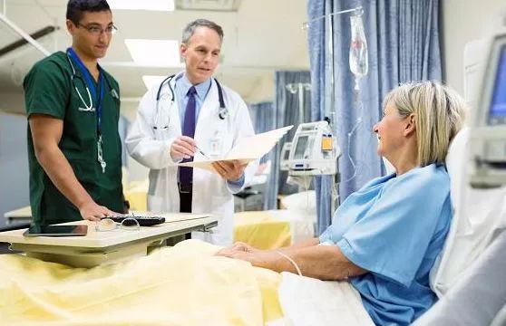 最新醫生待遇揭秘,小巷深處的特色醫療小店探秘