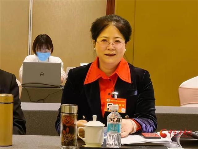 張萍的成長之路,變化是階梯,學(xué)習(xí)鑄就自信與成就