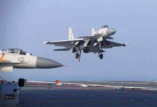 中國海軍航空兵驕傲,最新殲-15戰(zhàn)機(jī)亮相!