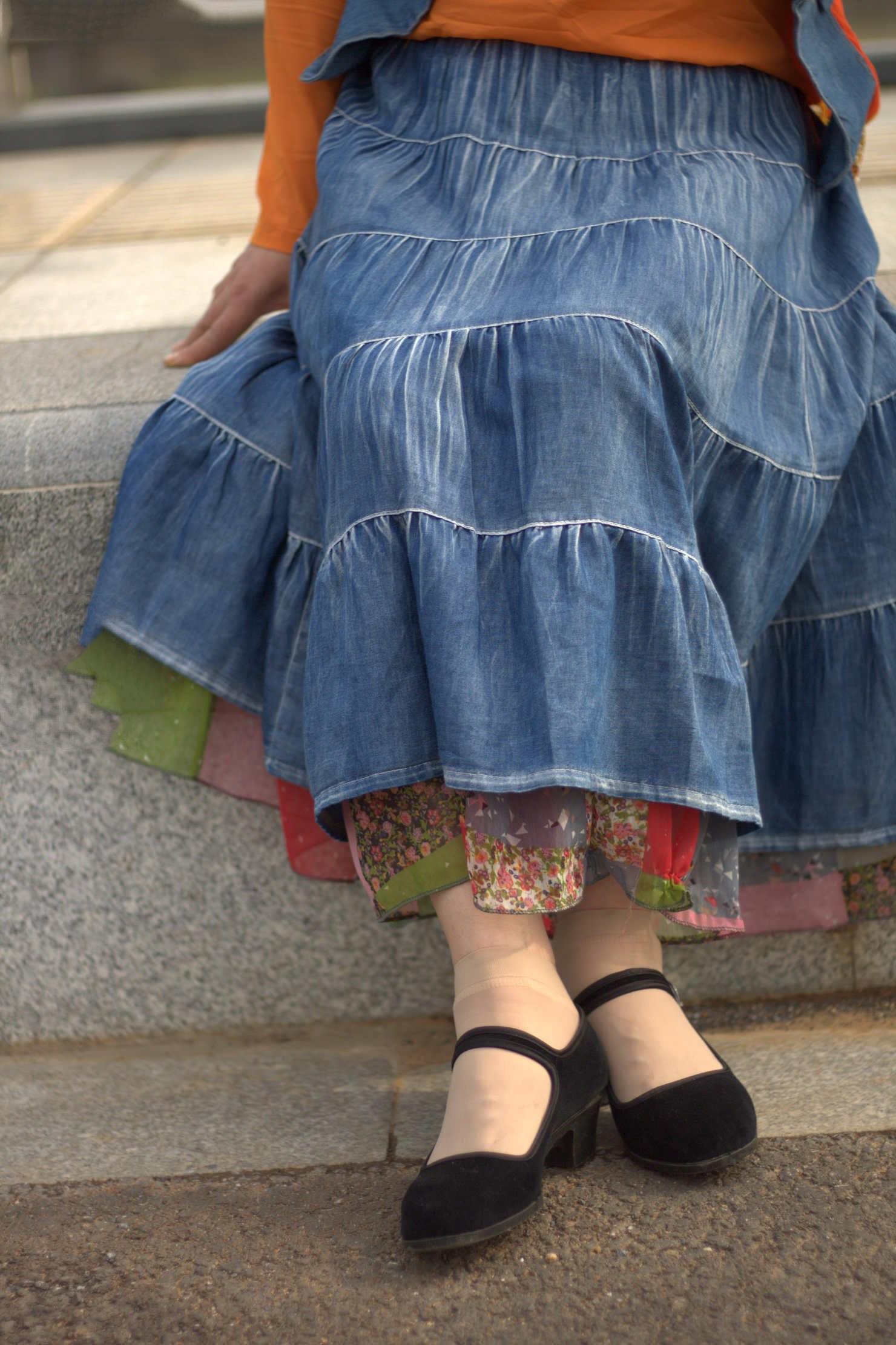 布鞋女最新時尚潮流探索,新時代布藝鞋履的魅力