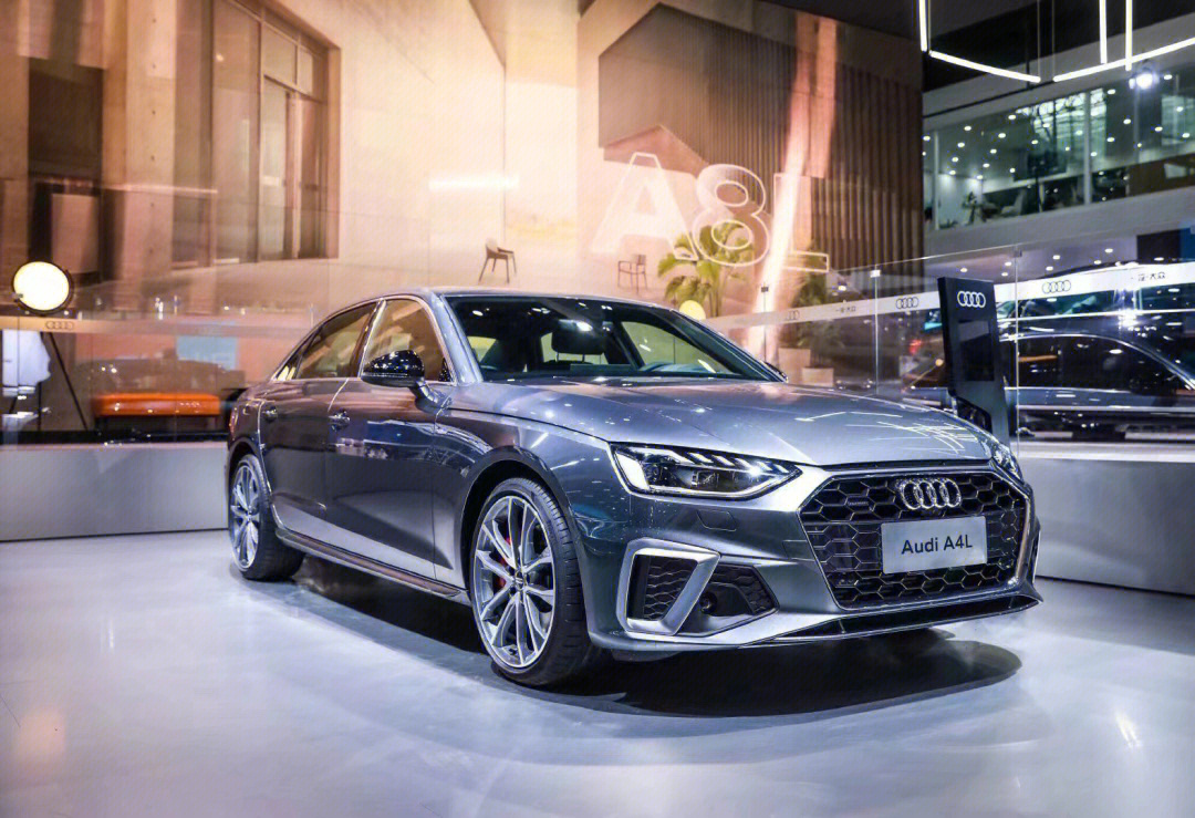 奧迪A4L最新款購(gòu)車指南及評(píng)測(cè)概述