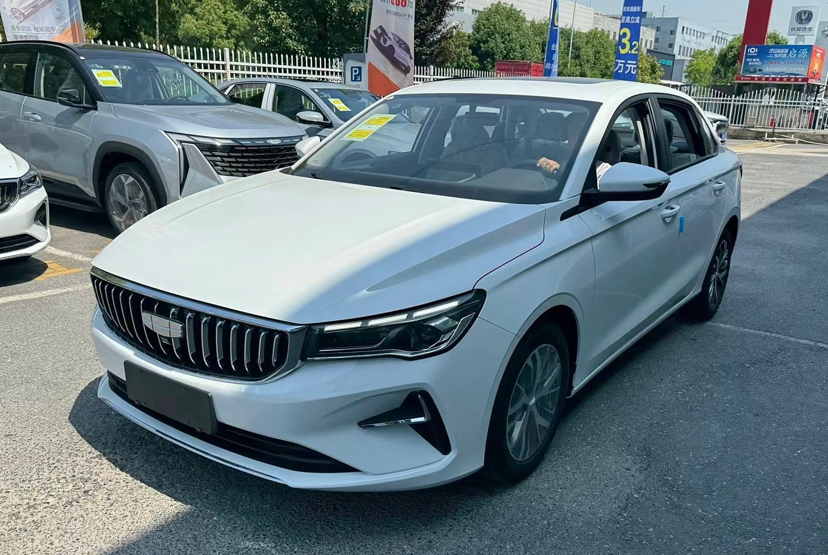 吉利最新款車的市場影響與技術革新,深度觀點分析