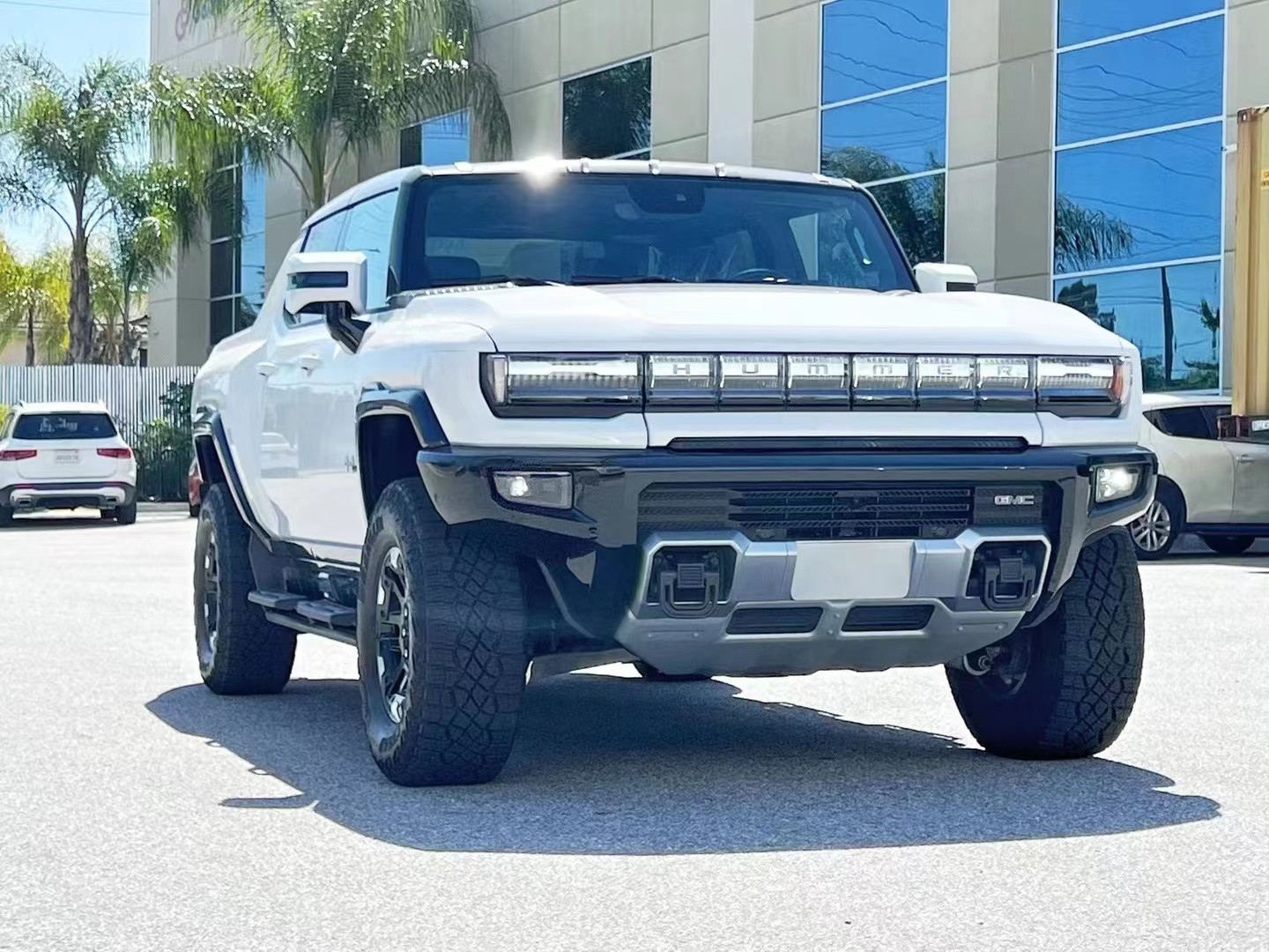 悍馬最新款越野王者,獨特魅力盡顯??