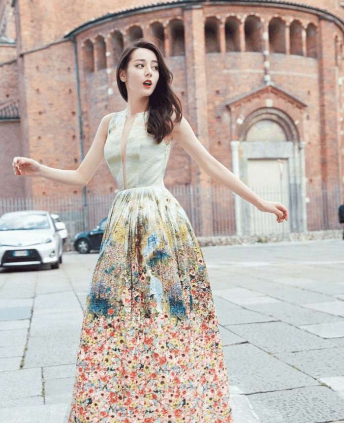 迪麗熱巴米蘭最新圖片,時尚焦點與公眾關注熱議