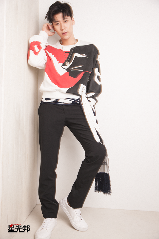 王博文最新高清圖片,自然之旅的心靈探索,尋找平和與寧?kù)o的旅程