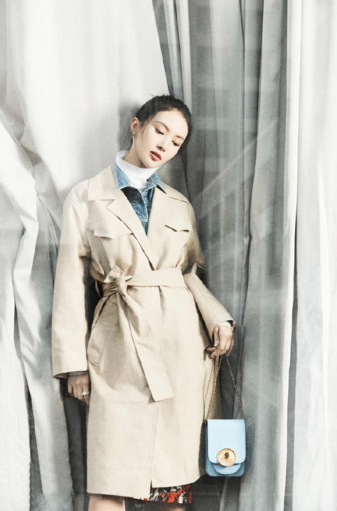 金晨最新超短發(fā)造型,日常溫馨故事中的新風尚圖片展示