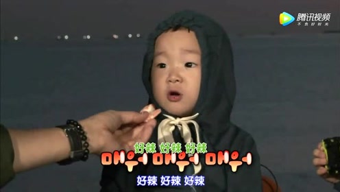 韓國(guó)三胞胎小巷美食探秘,最新視頻揭秘獨(dú)特美食之旅