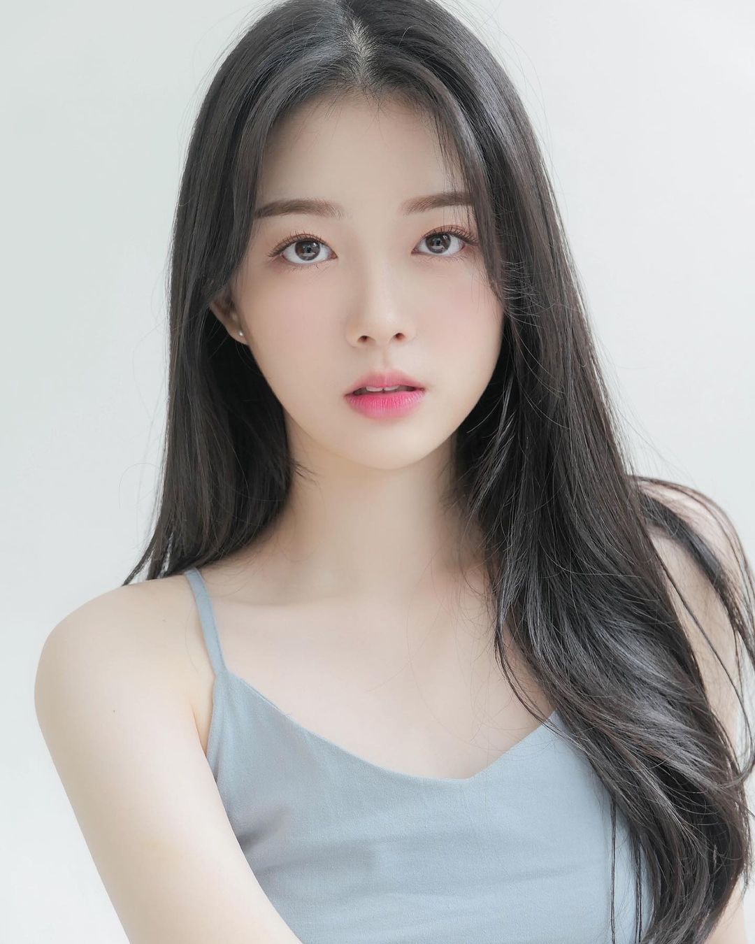 韓模sua最新精品14頁，科技重塑時尚魅力的獨特展現