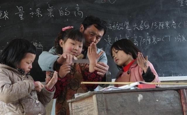 重塑教育生態(tài)的關鍵一環(huán),2025最新民辦代課教師政策解讀